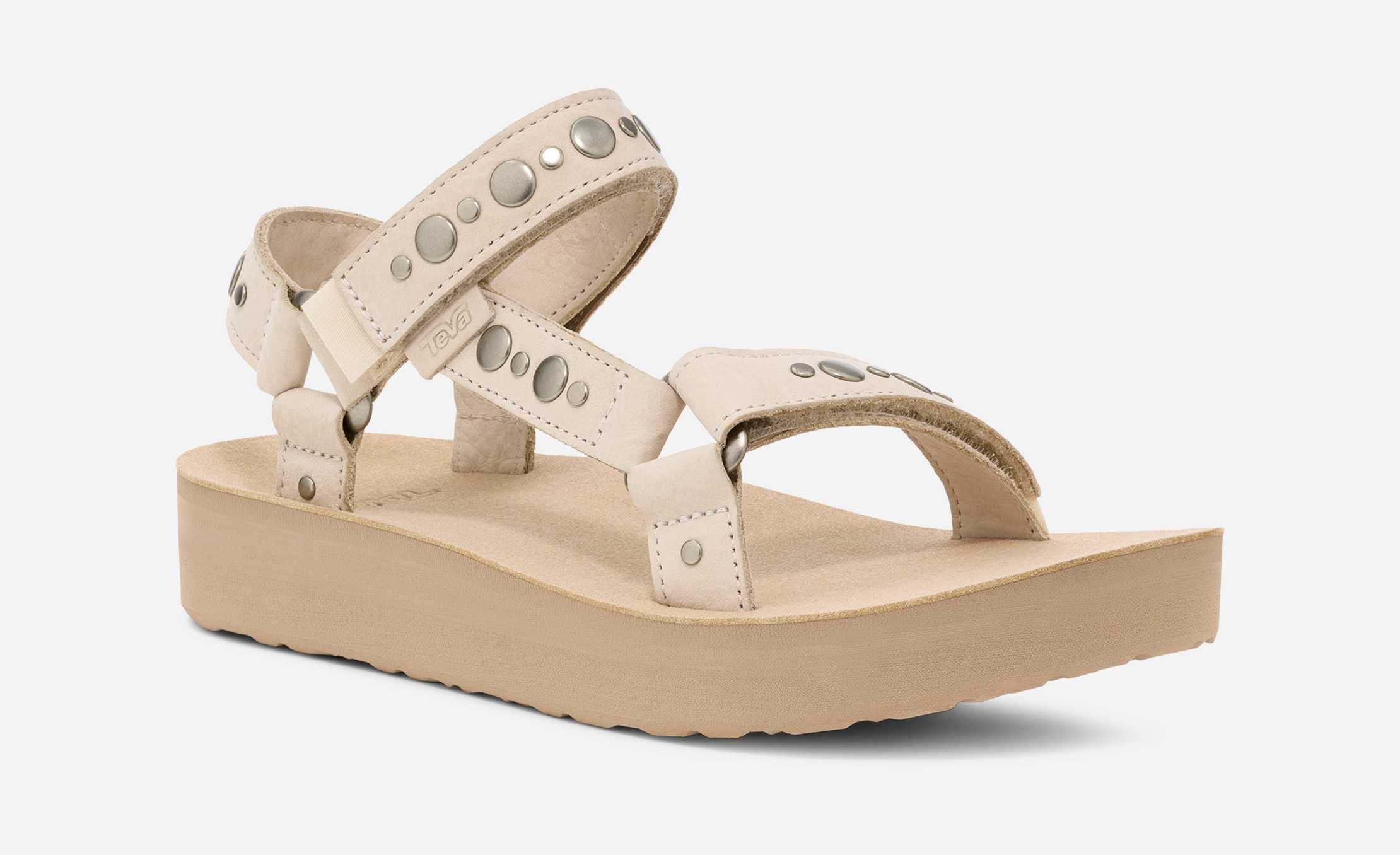 Women's Midform Universal Studded Sandal 6 Women's Midform Universal Studded Sandal